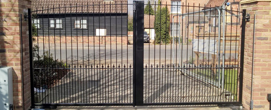 Electric Gate Repairs in Hertfordshire | Electric Gate Servicing Hertfordshire | Gate installation Hertfordshire